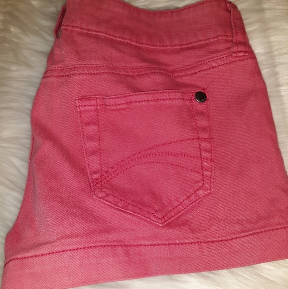 Decree shorts - Picture 2 of 3